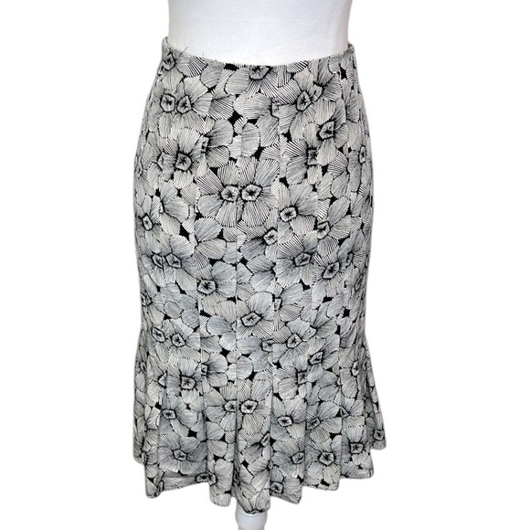 Doncaster Silk Floral Black and White Skirt - Picture 3 of 5